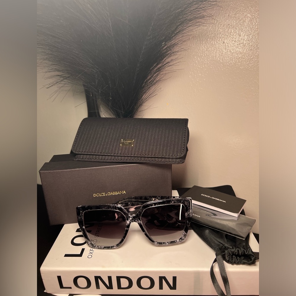 New in Box Dolce & Gabbana Current Season 2024 Oversized Sunglasses (NIB) - Picture 2 of 10